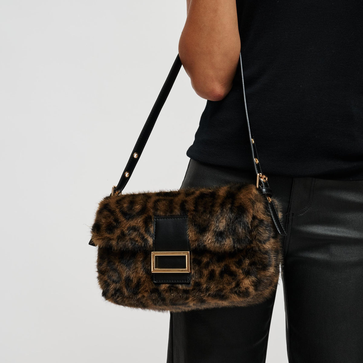Woman wearing Leopard Urban Expressions Beverly - Faux Fur Crossbody 840504212451 View 3 | Leopard