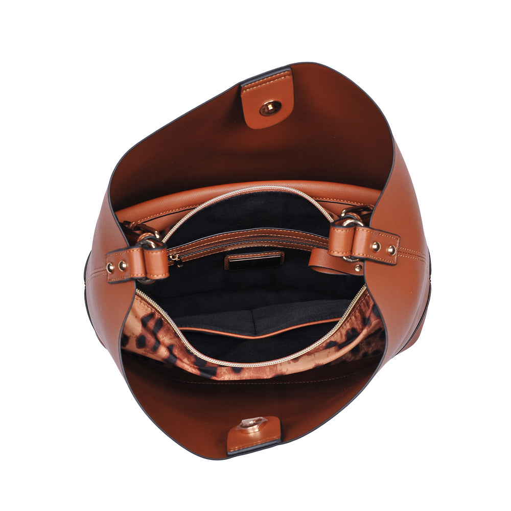 Woman wearing Tan Urban Expressions Cindy Hobo NA-840611160331 View 9 | Tan