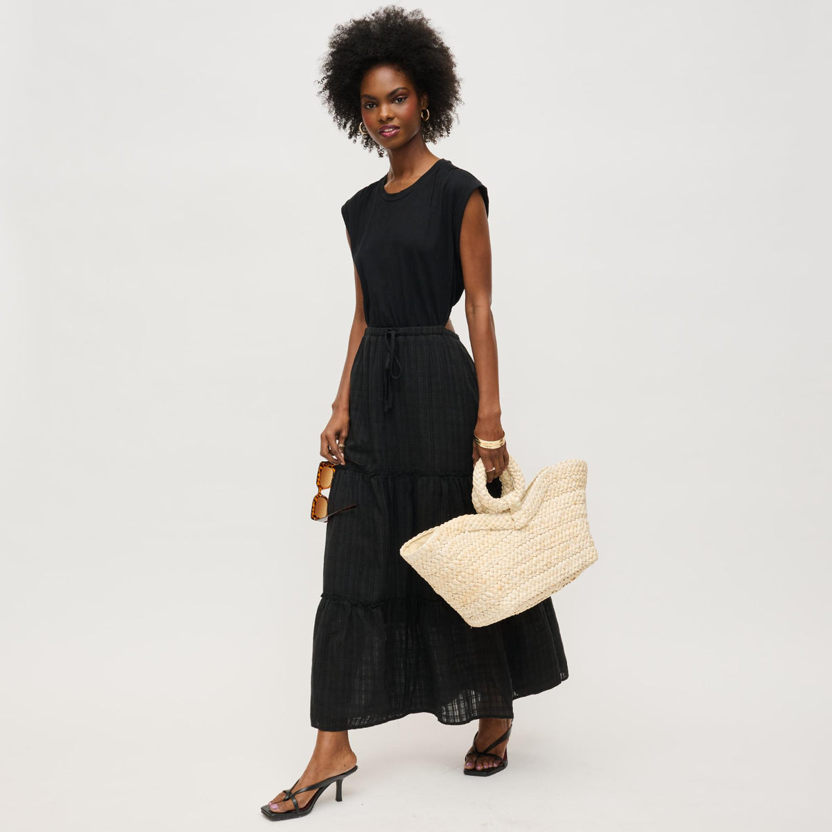 Woman wearing Ivory Urban Expressions Edith Tote 840611150981 View 3 | Ivory