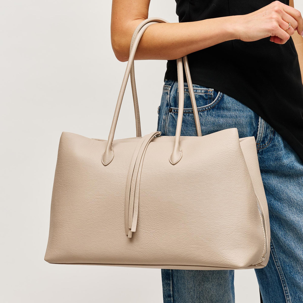 Woman wearing Grey Urban Expressions Sadie Satchel 840504205316 View 2 | Grey