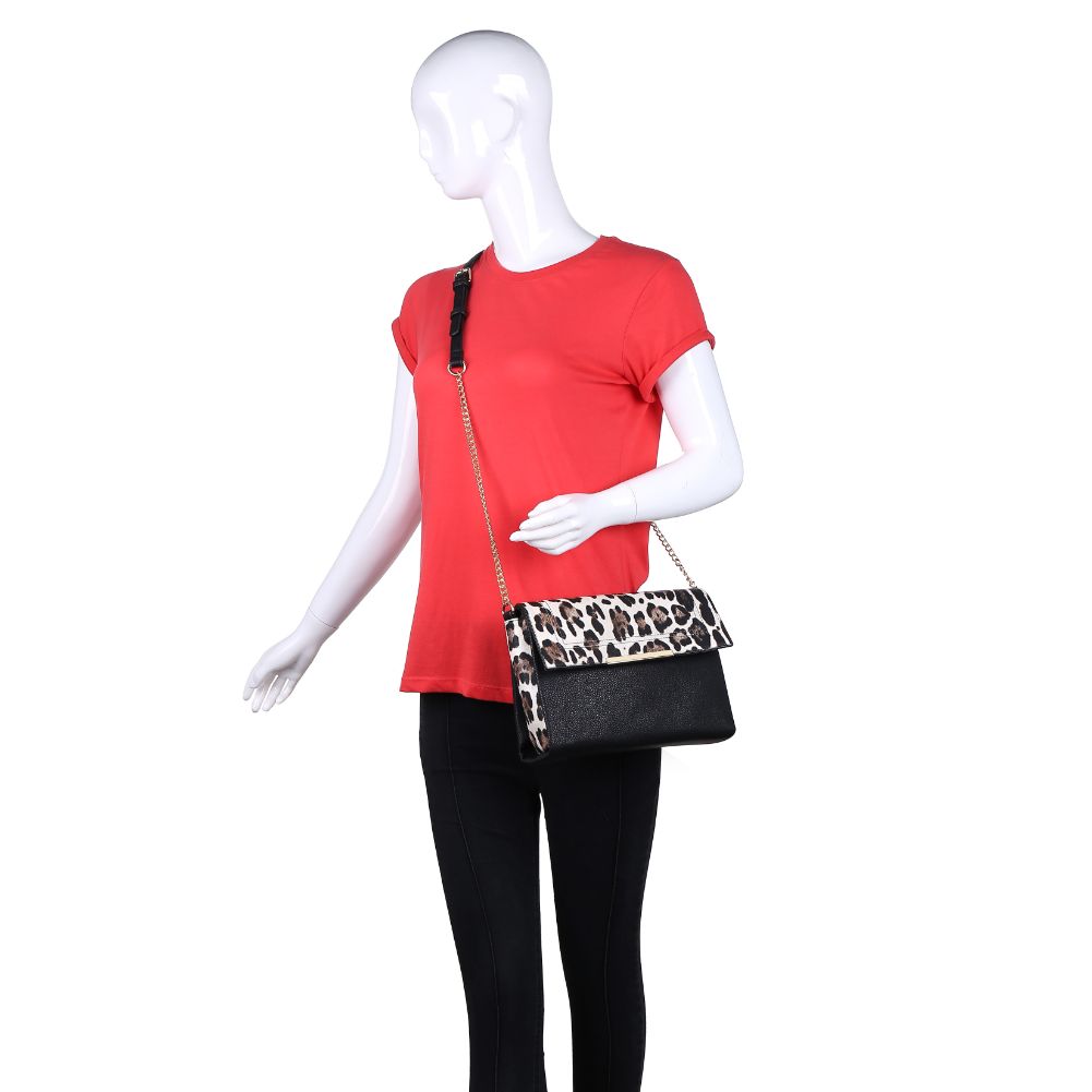 Product Image of Urban Expressions Lennox Crossbody 840611163301 View 5 | Leopard