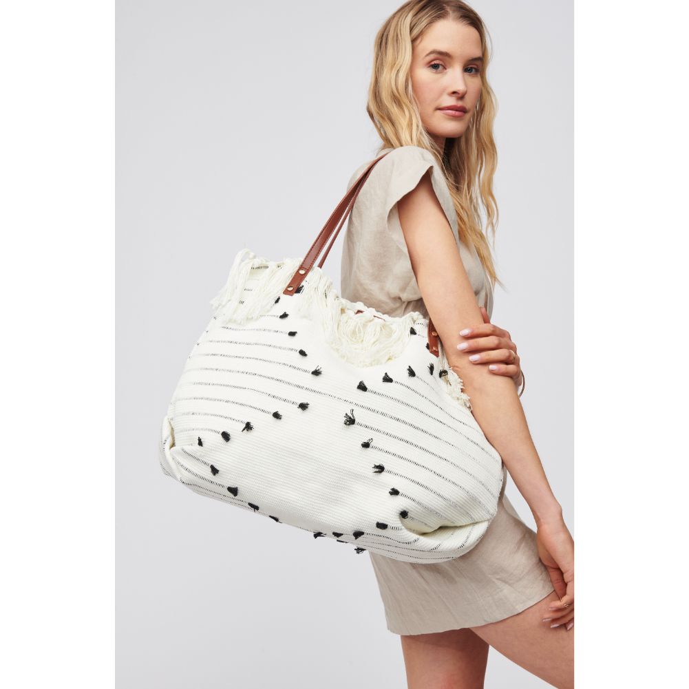 Woman wearing Stripe Urban Expressions Cammie Tote 818209017947 View 1 | Stripe