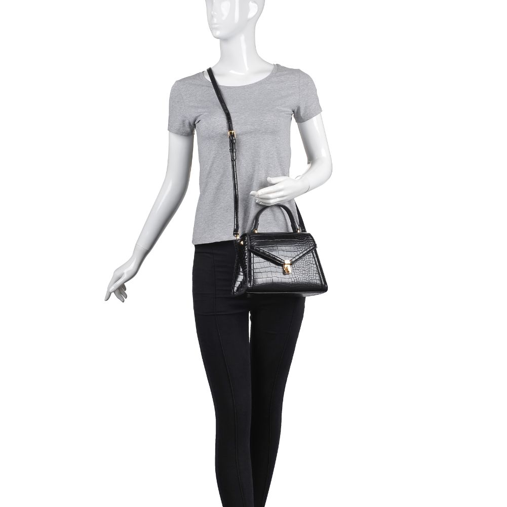 Product Image of Urban Expressions Liz Crossbody 840611172433 View 5 | Black