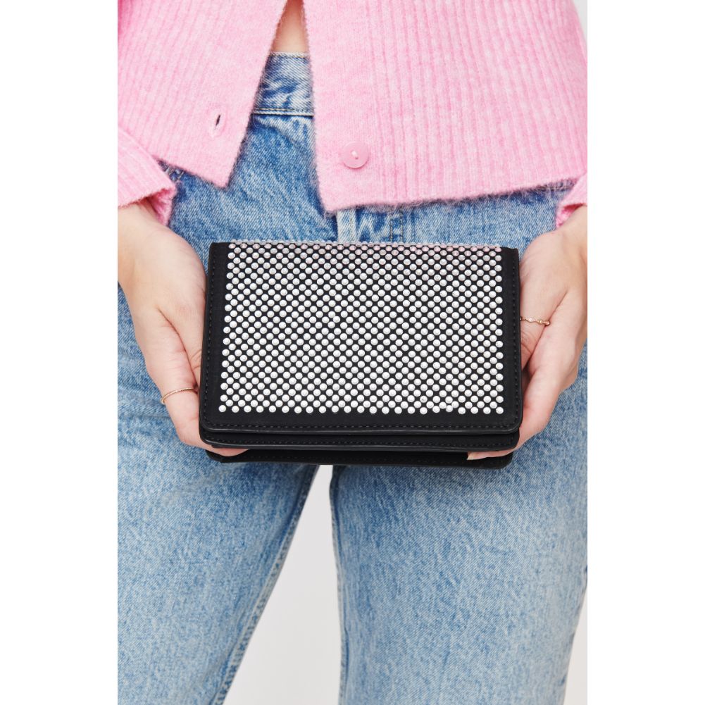 Woman wearing Silver Urban Expressions Makenna Crossbody 840611102973 View 4 | Silver