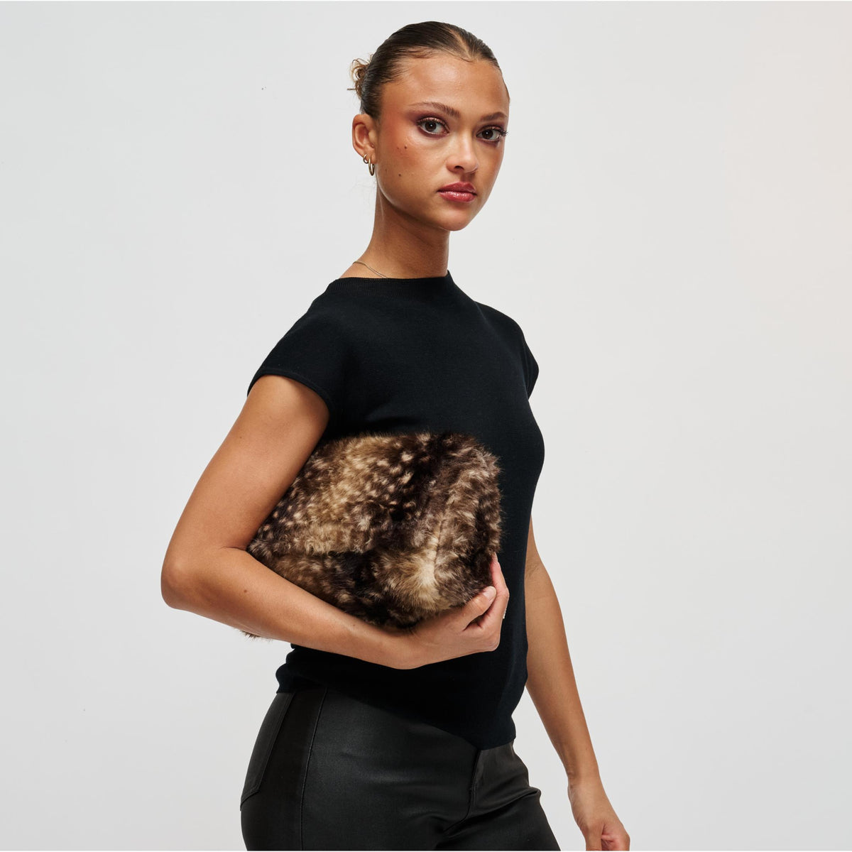Woman wearing Brown Urban Expressions Rhianna Crossbody 840504213922 View 2 | Brown