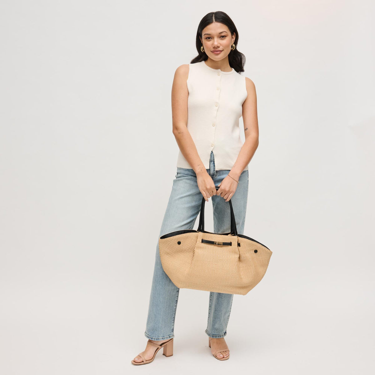 Woman wearing Natural Black Urban Expressions Kaia - Straw Tote 840504205897 View 3 | Natural Black