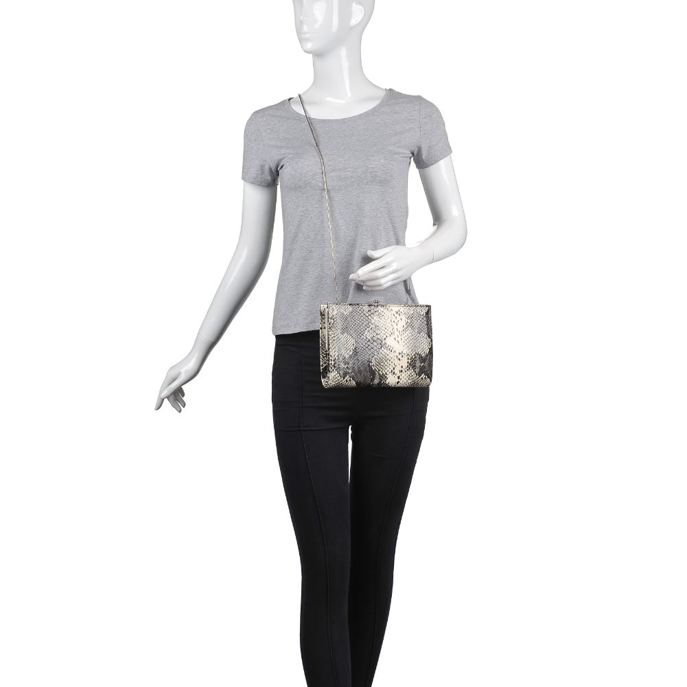 Product Image of Urban Expressions Desiree Clutch 840611172785 View 5 | Black Multi