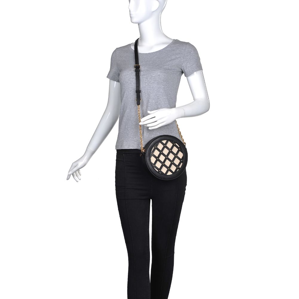 Product Image of Urban Expressions Maxine Crossbody 840611168986 View 5 | Black
