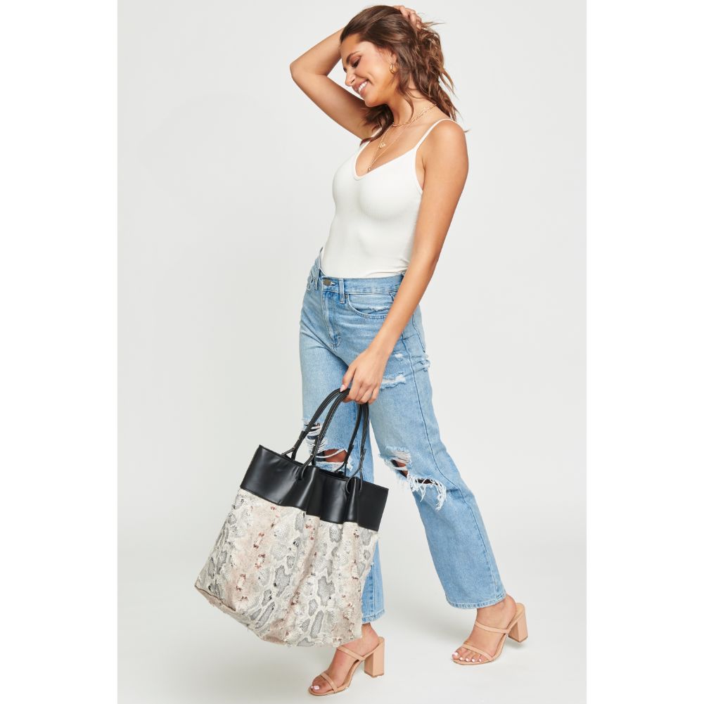 Woman wearing Multi Black Urban Expressions Kiara Tote 840611172341 View 4 | Multi Black