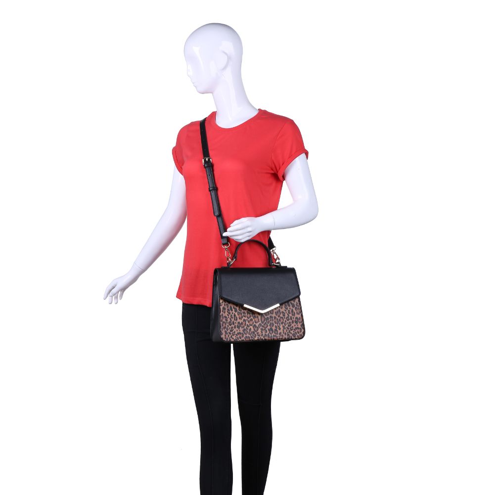 Product Image of Urban Expressions Emmie Crossbody NA-840611163523 View 5 | Leopard
