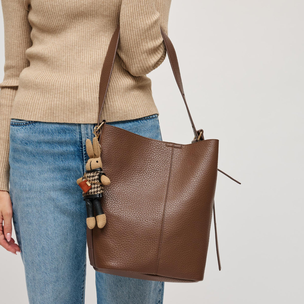 Woman wearing Chocolate Urban Expressions Jessica Hobo 840611198532 View 1 | Chocolate
