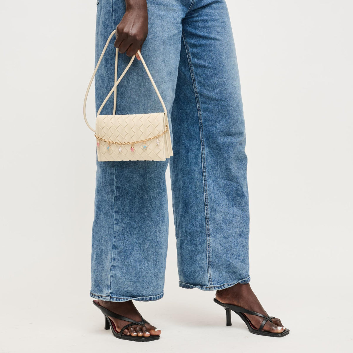 Woman wearing Oatmilk Urban Expressions Aubrey Crossbody 840504205620 View 4 | Oatmilk