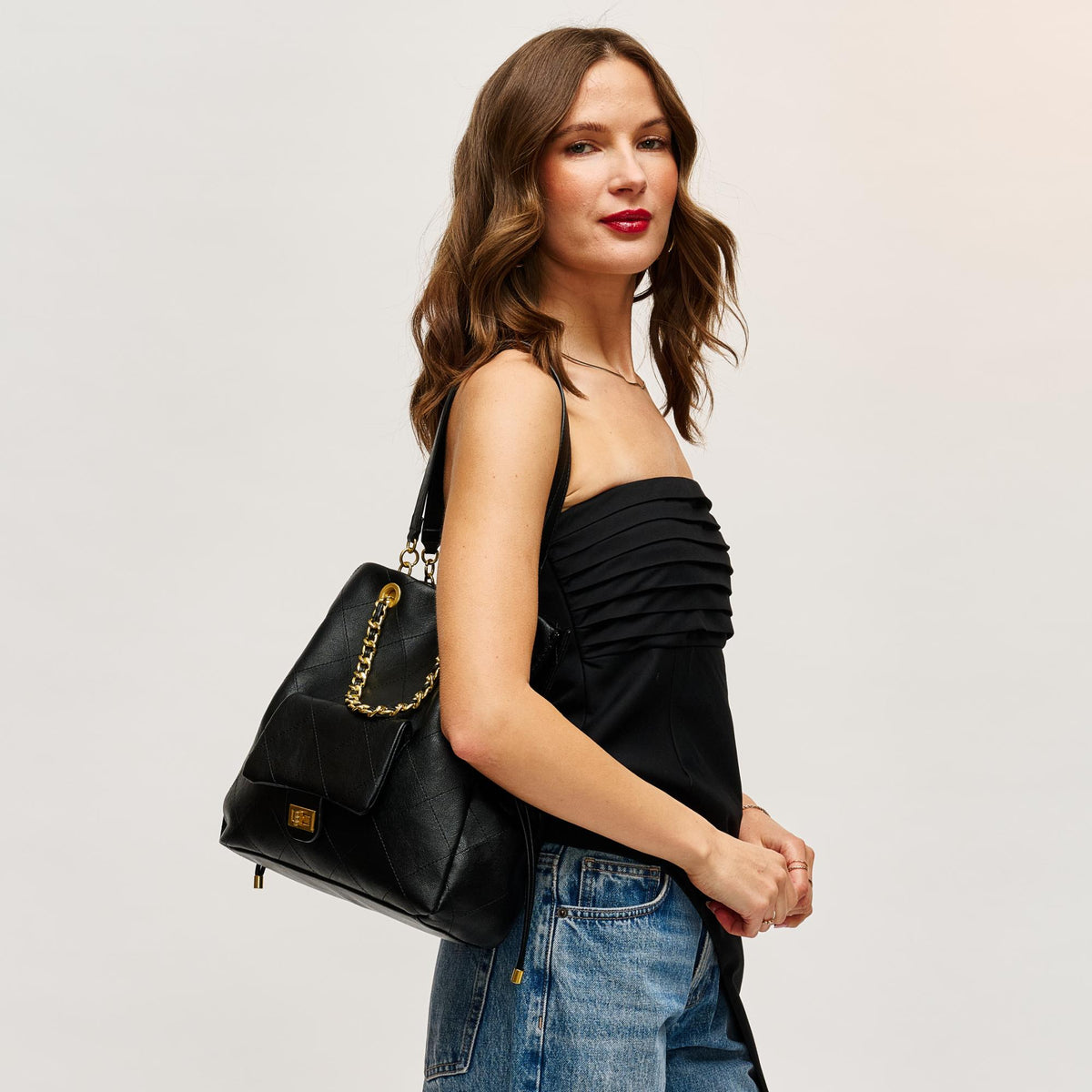 Woman wearing Black Urban Expressions Hudson Tote 840504205101 View 2 | Black