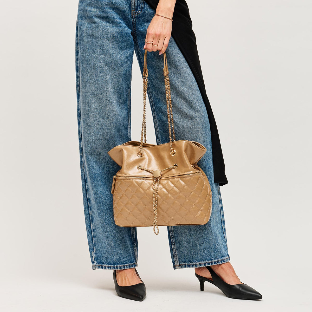 Woman wearing Natural Urban Expressions Alice Tote 840504205545 View 3 | Natural