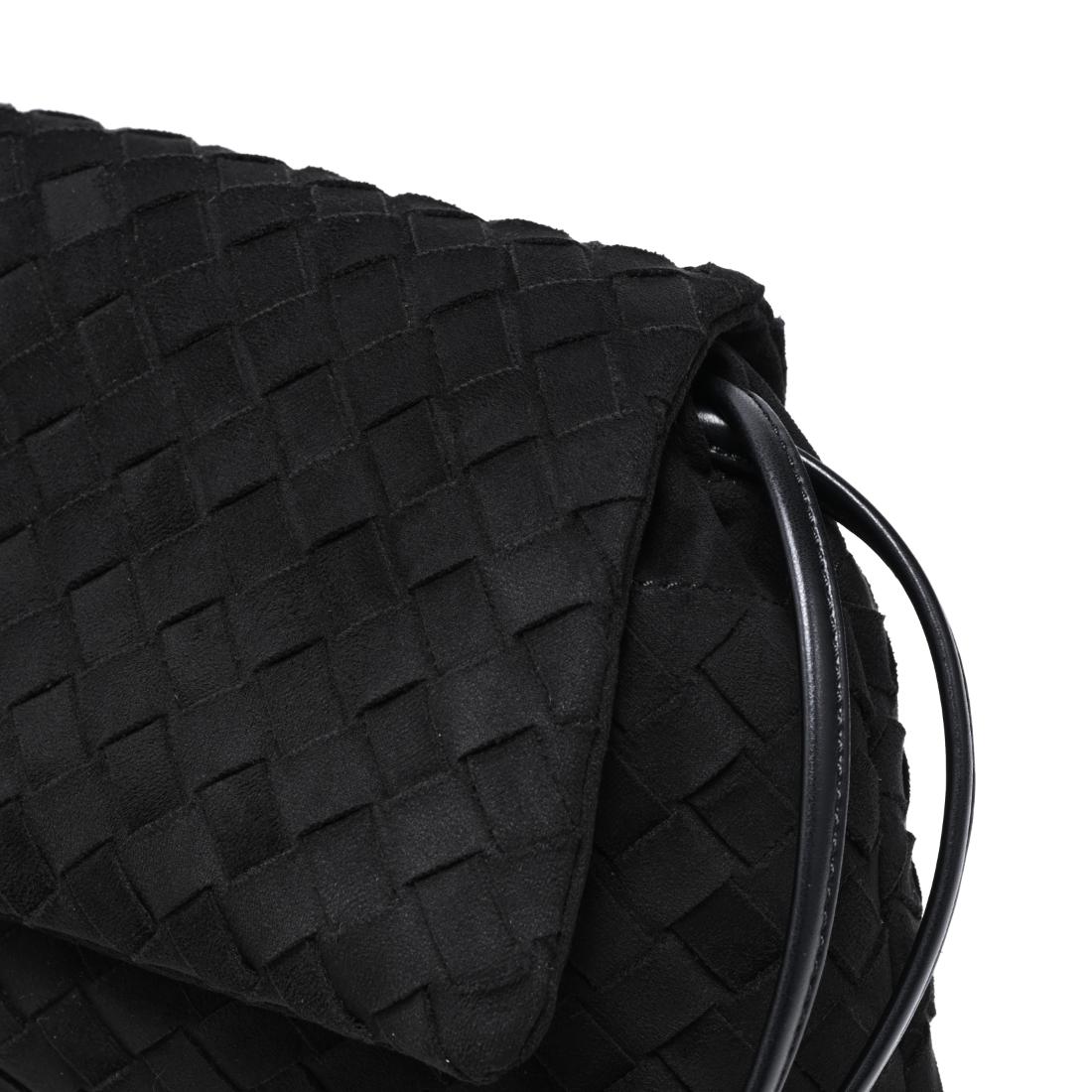 Urban Expressions Salem Crossbody 840504214660 View 8 | Black