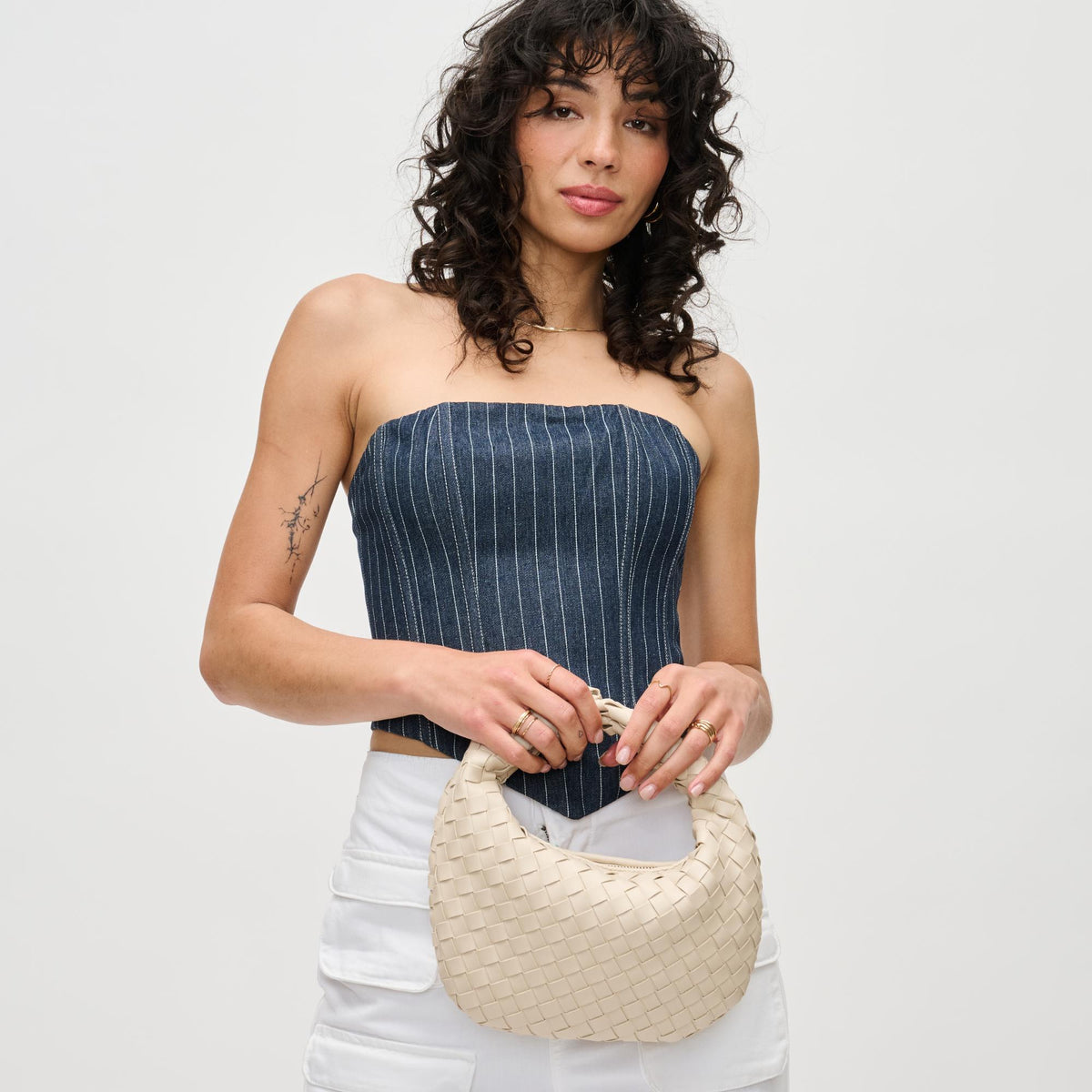 Woman wearing Oatmilk Urban Expressions Tracy - Woven Clutch 840611192929 View 2 | Oatmilk