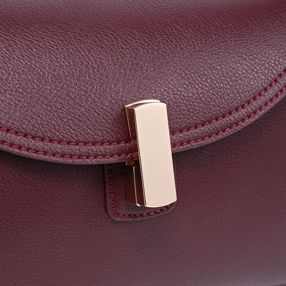 Urban Expressions Everleigh Crossbody 840504212857 View 8 | Wine