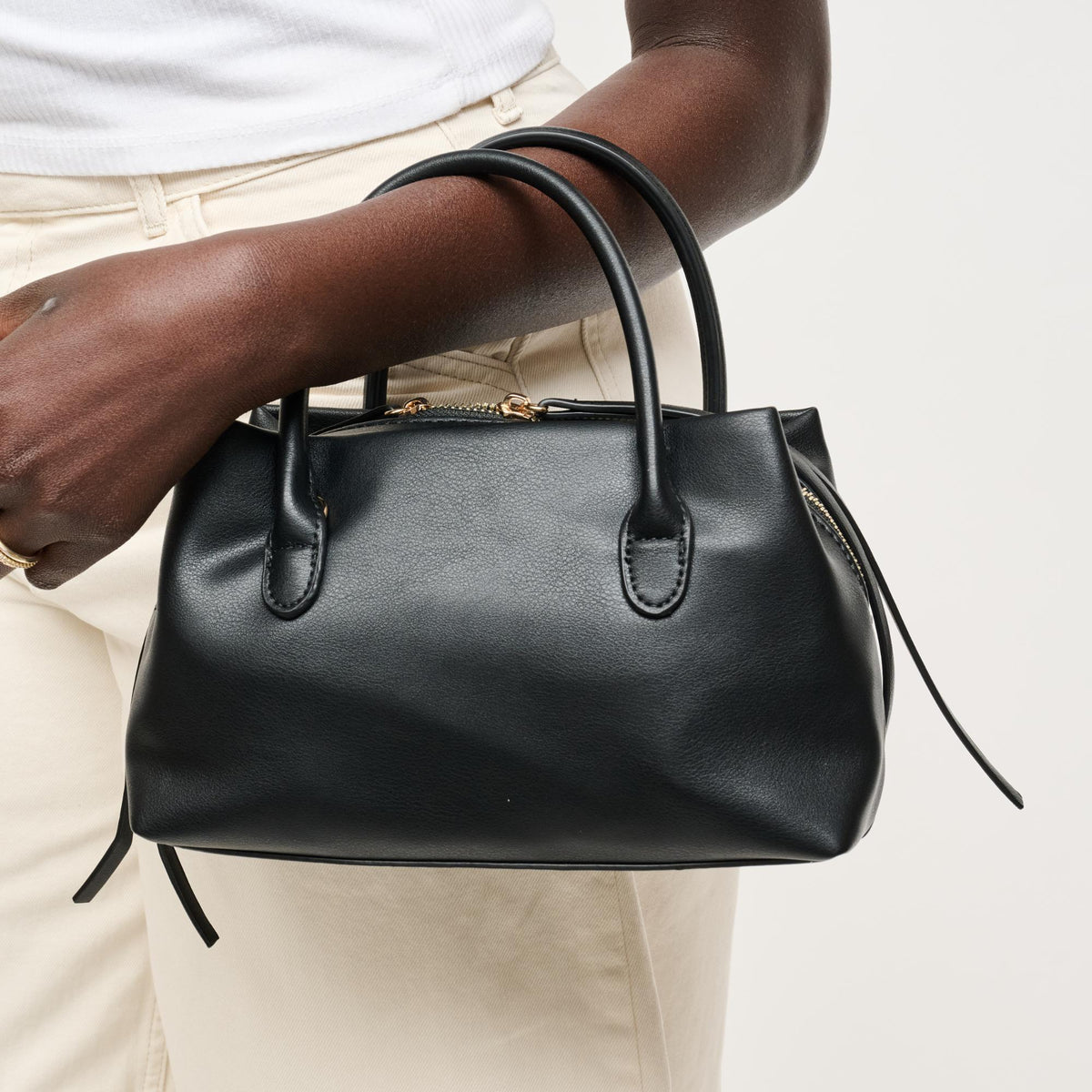 Woman wearing Black Urban Expressions Logan Crossbody 840504205347 View 1 | Black