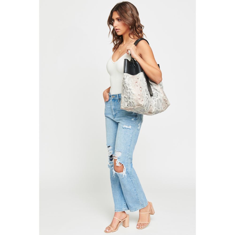 Woman wearing Multi Black Urban Expressions Kiara Tote 840611172341 View 3 | Multi Black