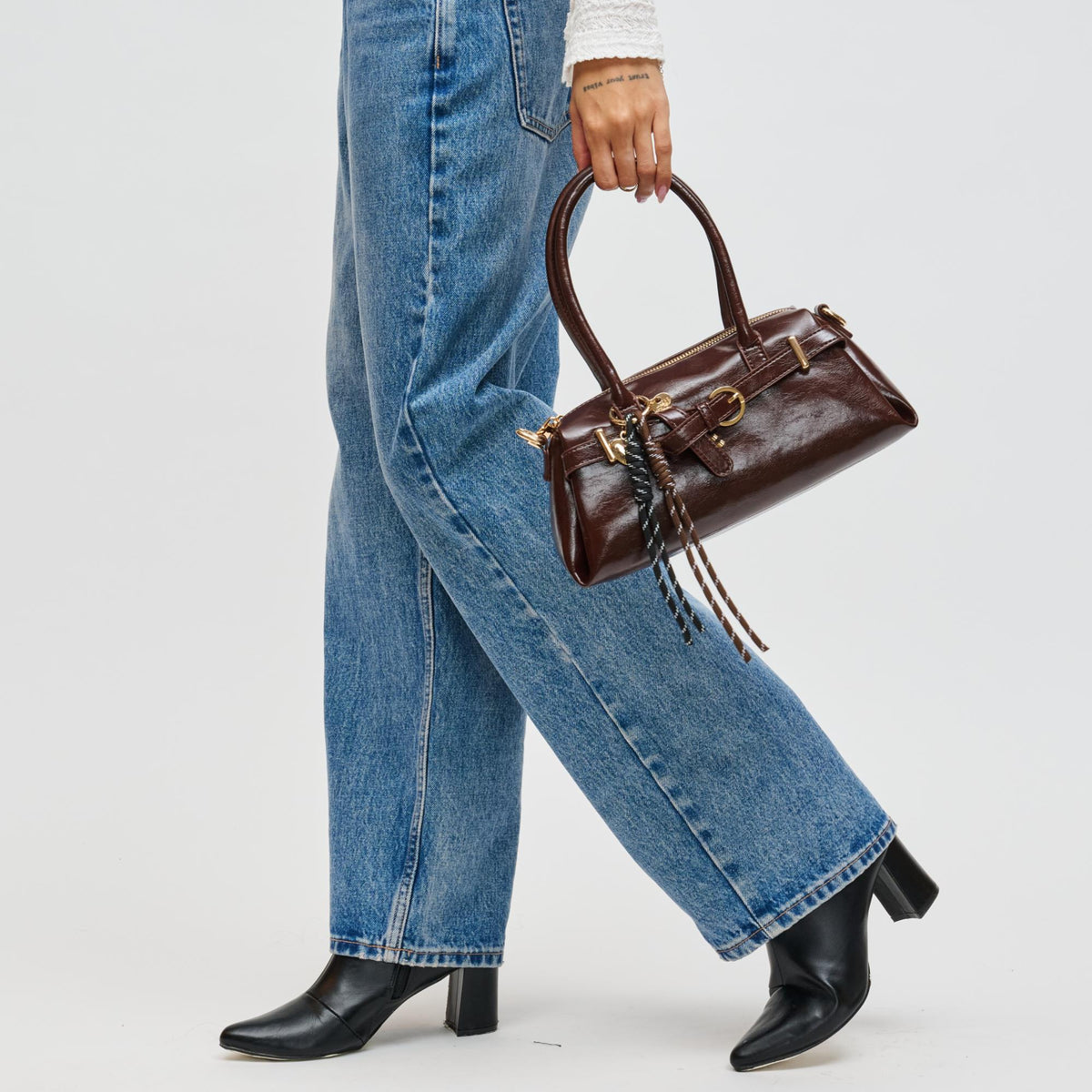 ショルダーバッグ VIENNA CROSSBODY BAG The Vienna – The Wanderers Travel Co.