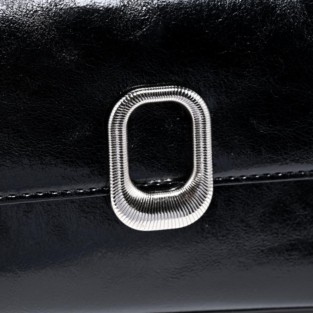 Urban Expressions Larek Crossbody 840504212321 View 8 | Black