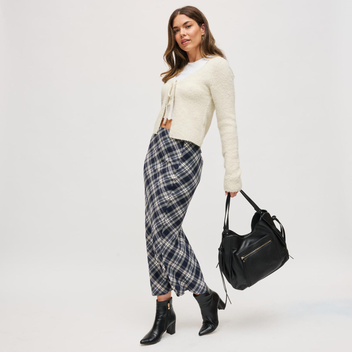 Woman wearing Black Urban Expressions Etta Hobo 840611174994 View 3 | Black