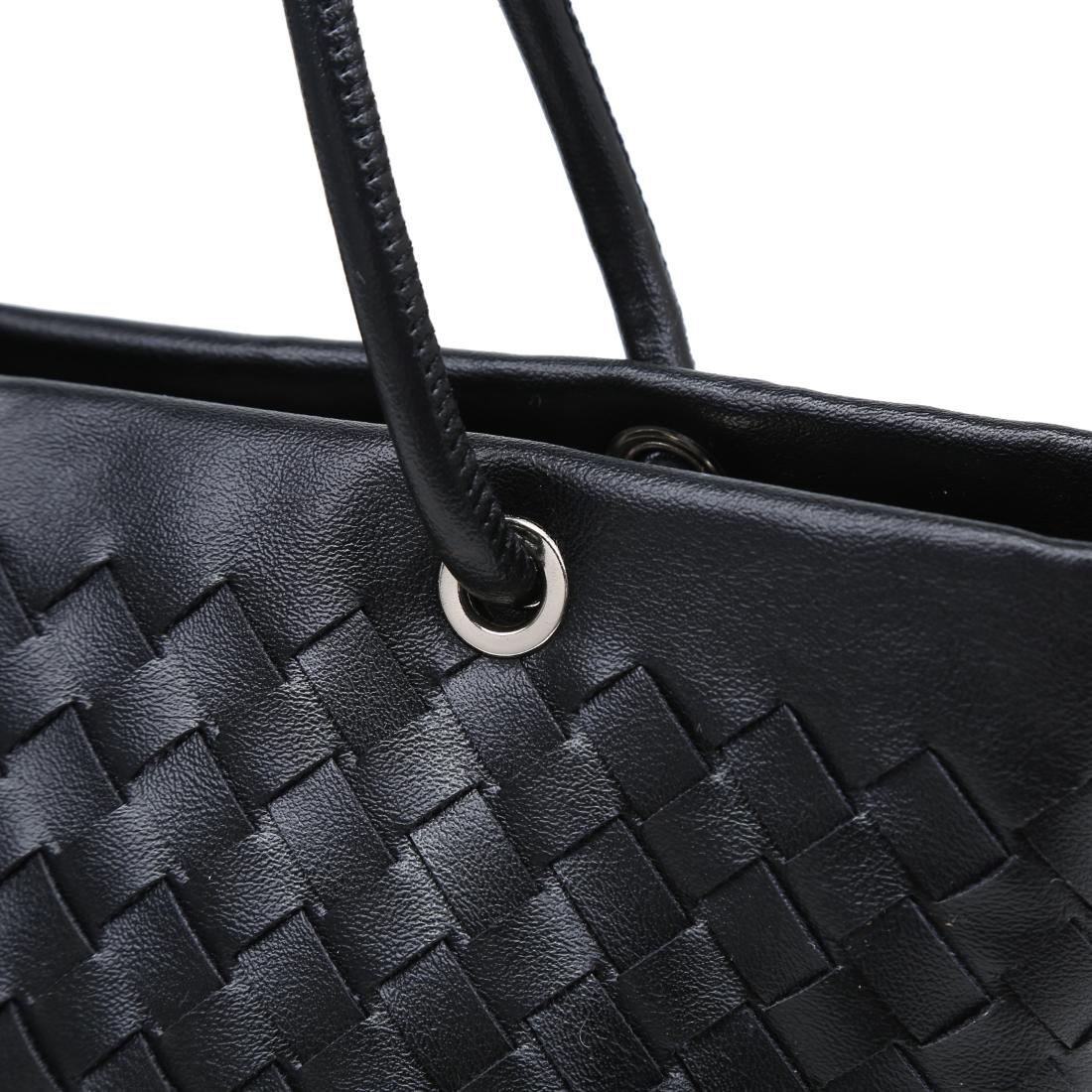 Urban Expressions Otto Crossbody 840504214042 View 8 | Black