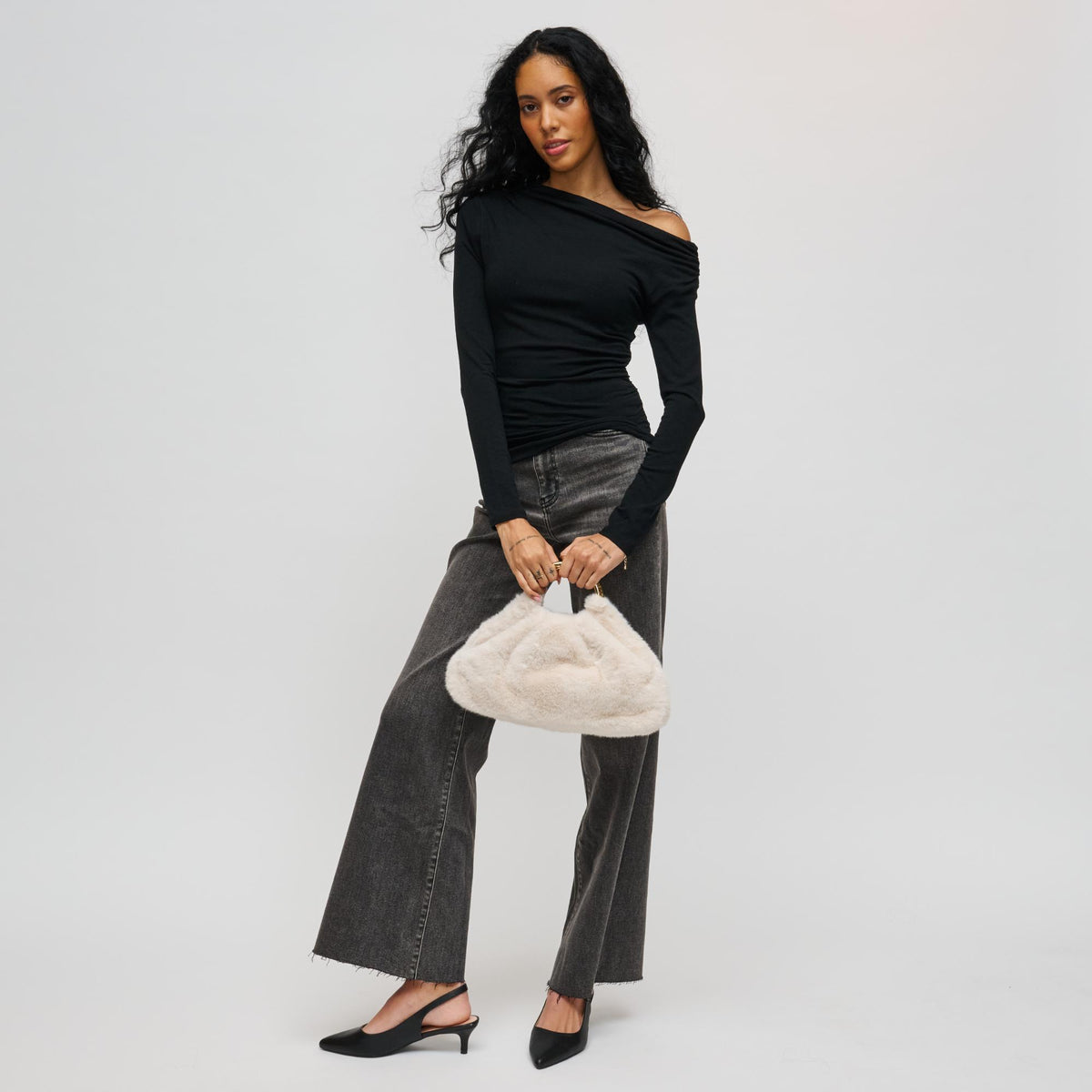 Woman wearing Ivory Urban Expressions Keala Tote 840504200021 View 4 | Ivory