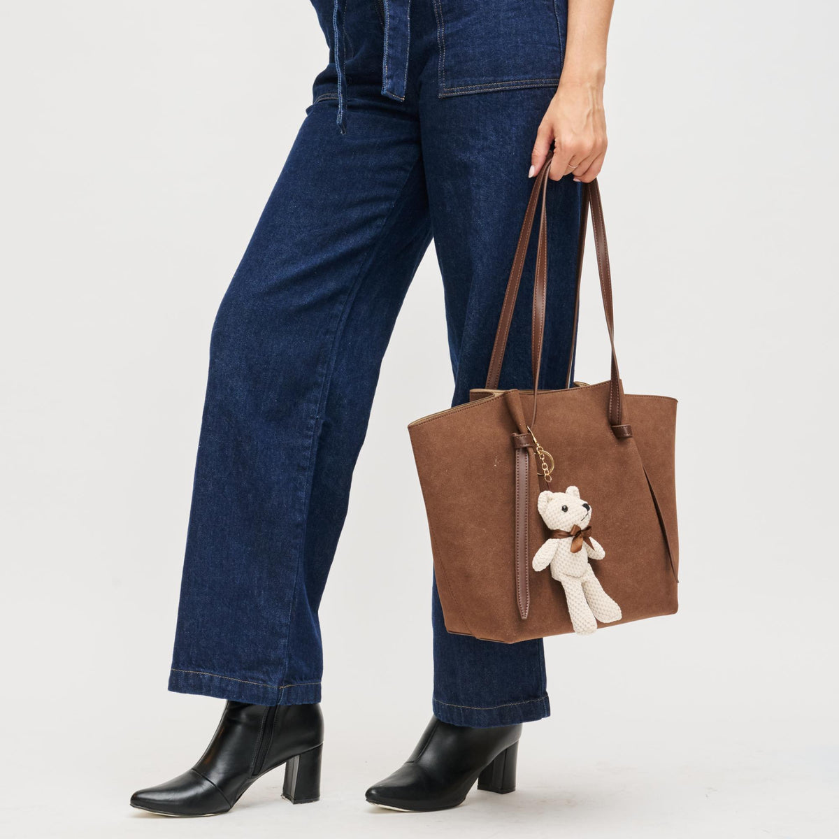 Woman wearing Chocolate Urban Expressions Lorenza Tote 840611199324 View 4 | Chocolate