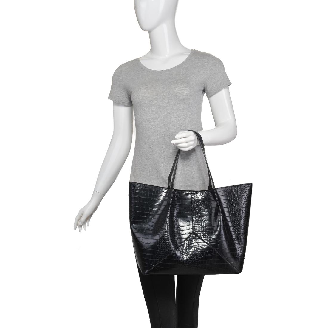 Product Image of Urban Expressions Vita Tote 840611199300 View 5 | Black