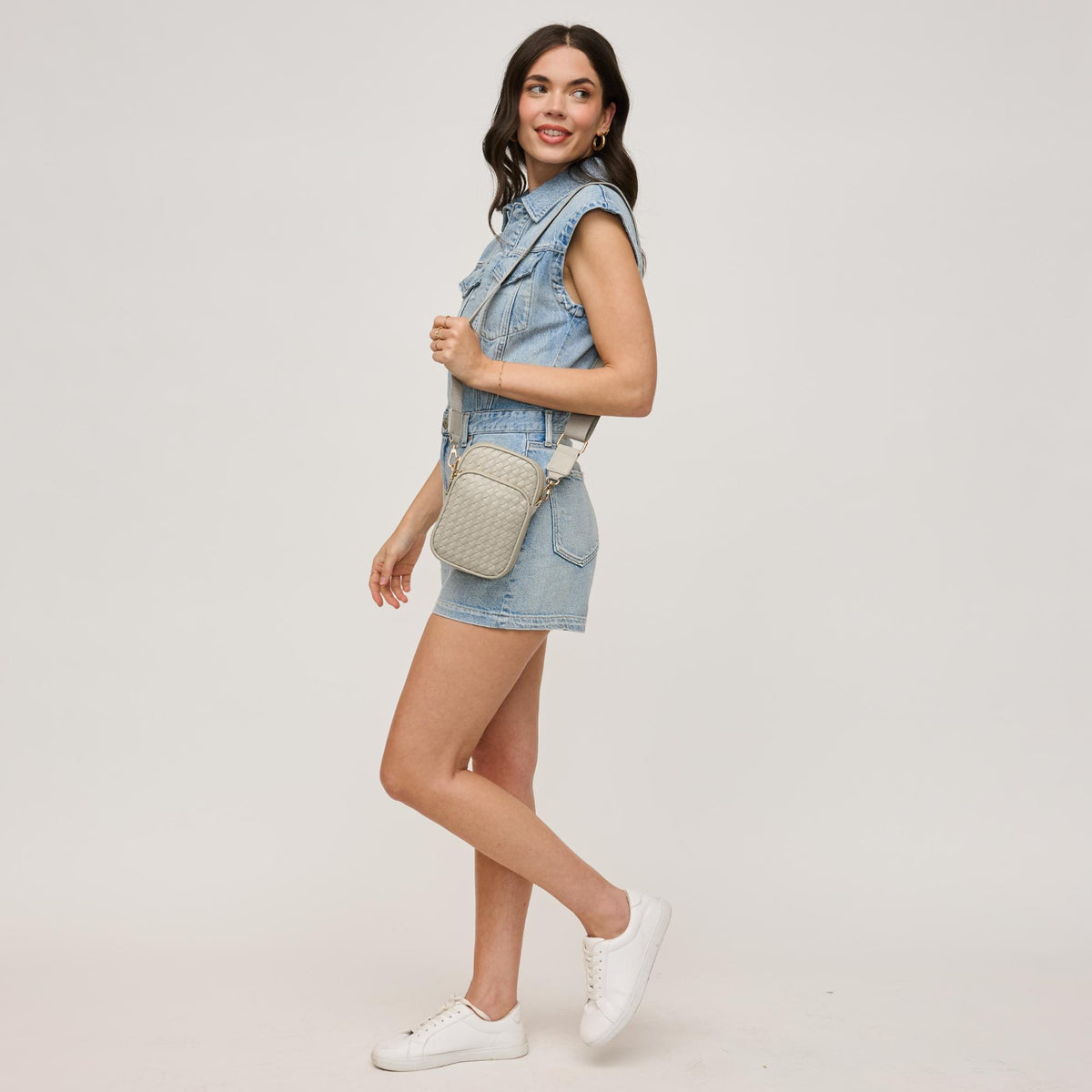 Woman wearing Grey Urban Expressions Celeste Crossbody 840611147714 View 4 | Grey
