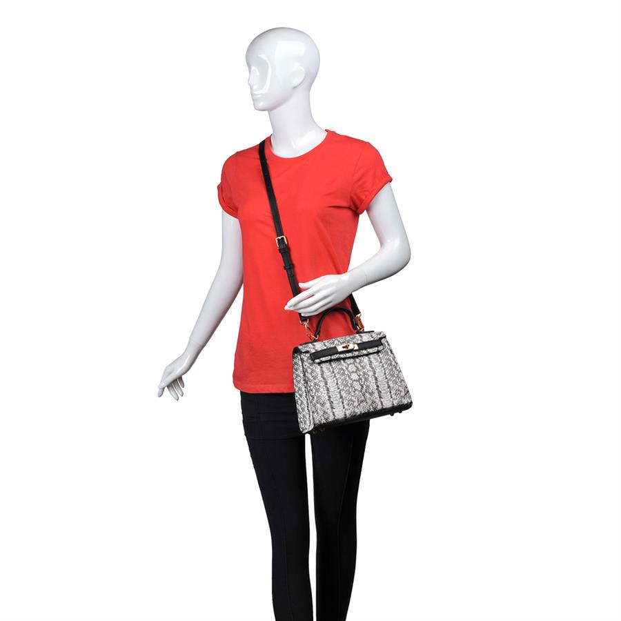 Urban Expressions Alexis Snake Handbags 840611154187 | Black